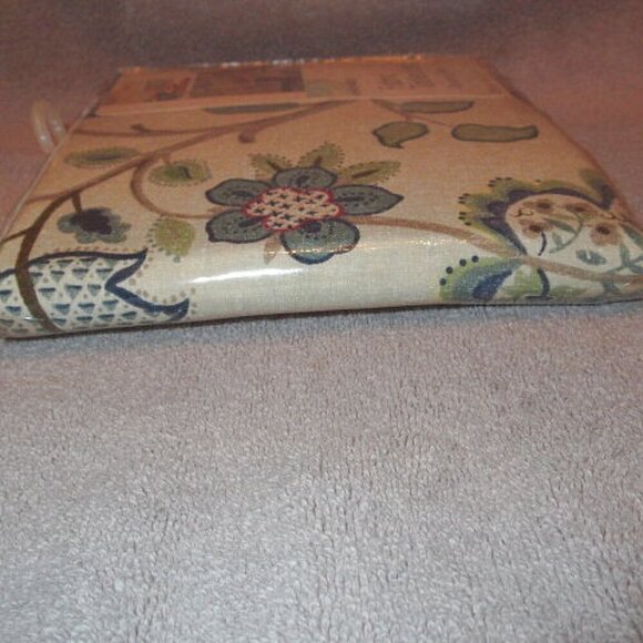 Vtg Martha Stewart Everyday Flowering Vine Oblong Fabric Tablecloth 52 x 70 NEW - Picture 6 of 12